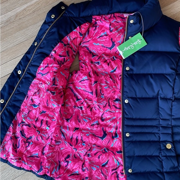 NWT Lilly Pulitzer Isabelle Vest in Navy. Size small. - Picture 2 of 4